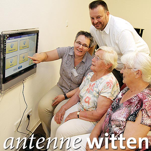 Senioren in den Feierabendhäusern der Diakonie Ruhr nutzen Videotelefonie und surfen im Internet.